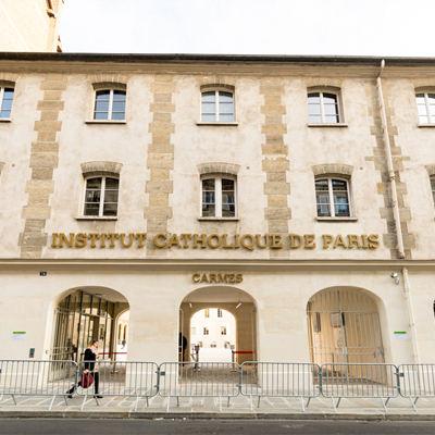 Un accès par la rue de Vaugirard